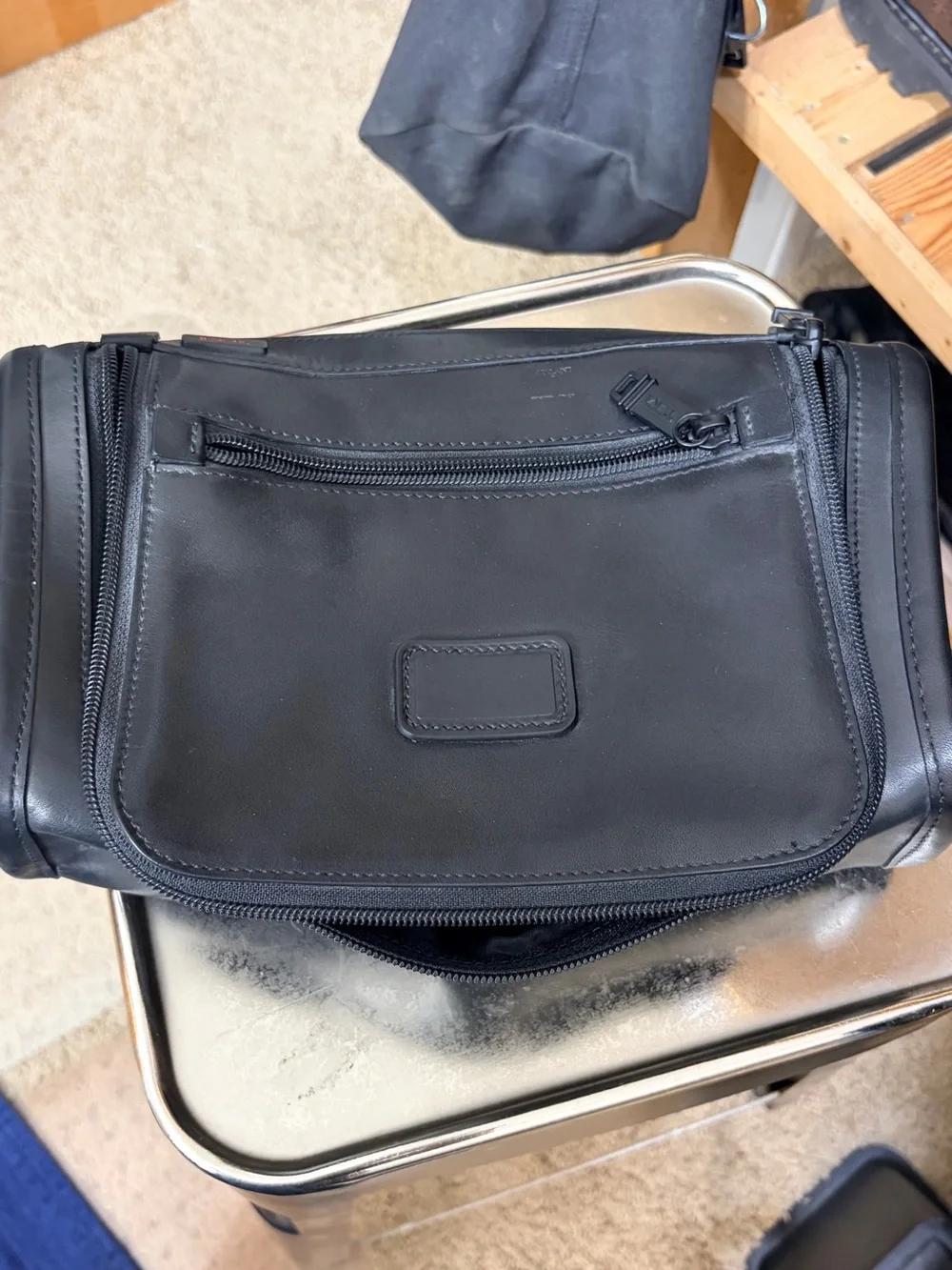 Tumi Black Alpha 2 Leather Men's Toiletry Kit Bag
